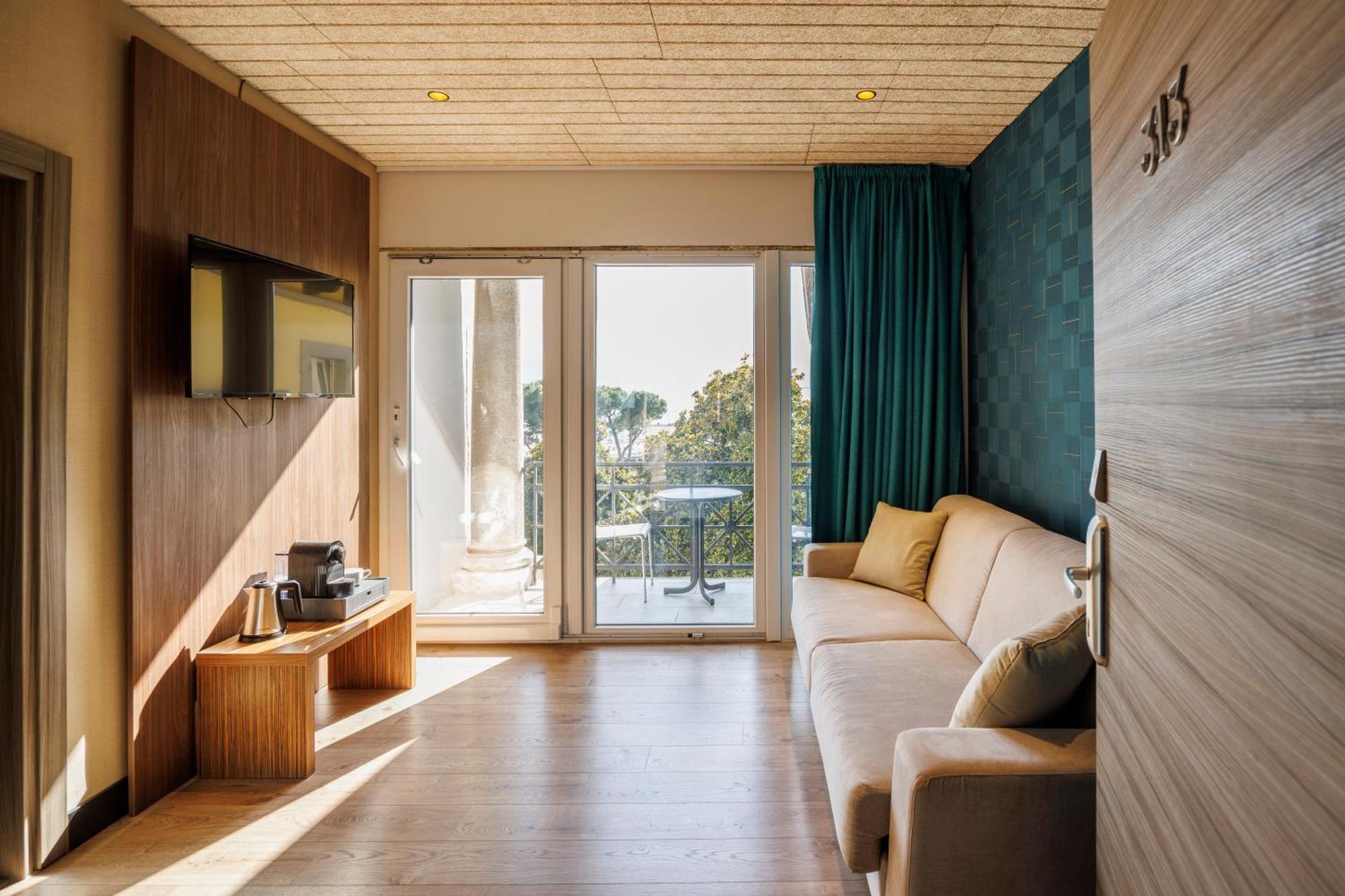 Grand Hotel Riva Εξωτερικό φωτογραφία